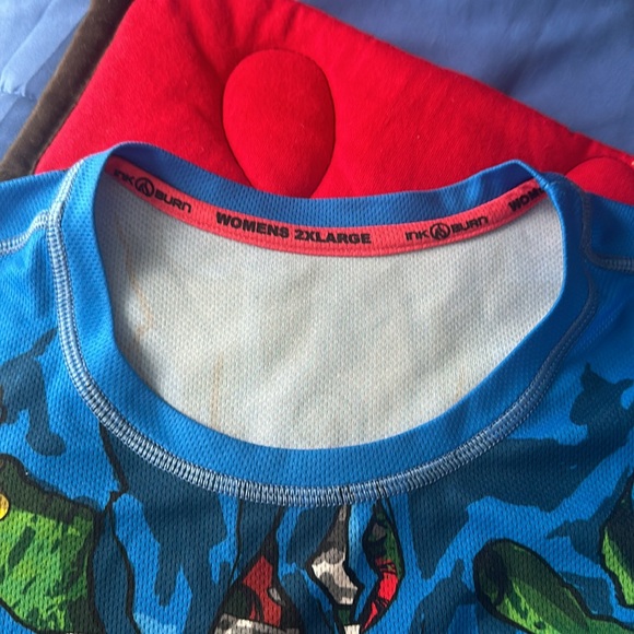 Authentic INKnBURN Women's Zombie Short Sleeve Tech Shirt Sz 2XL! - Picture 3 of 5